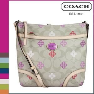 Authentic Coach Clover File Bag 🎉Host Pick🎉