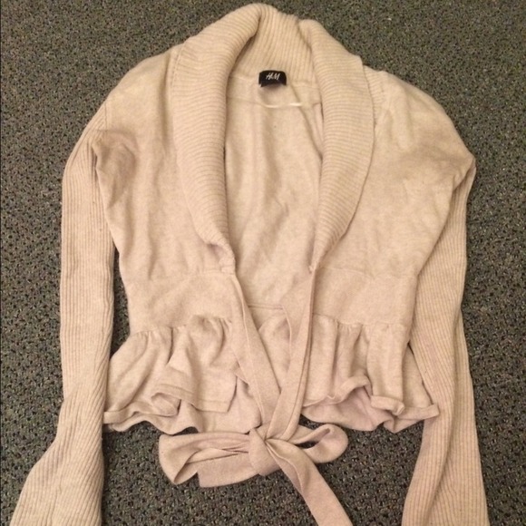 H&M oatmeal colored sweater cardigan with ruffles