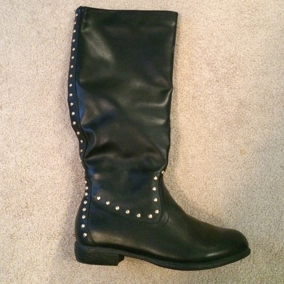 Black boots with gold studs!