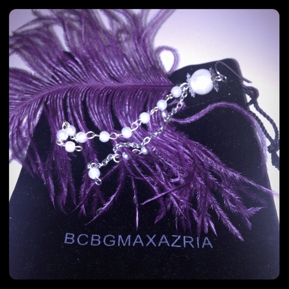 BCBG Maxazria Feathered Earings - Picture 1 of 4