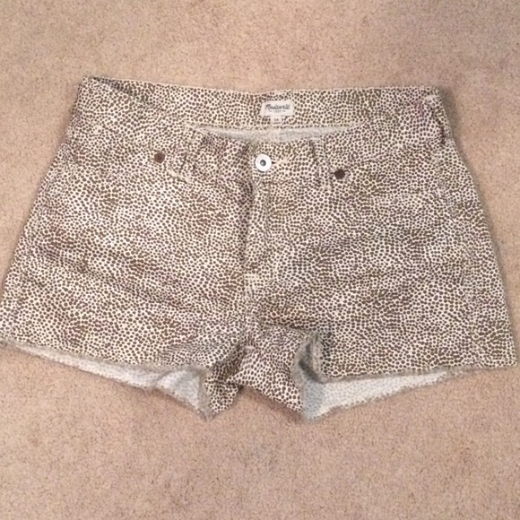 Madewell spotted shorts!