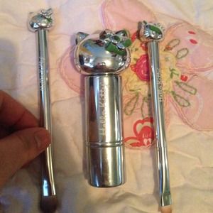 Used hello kitty brushes