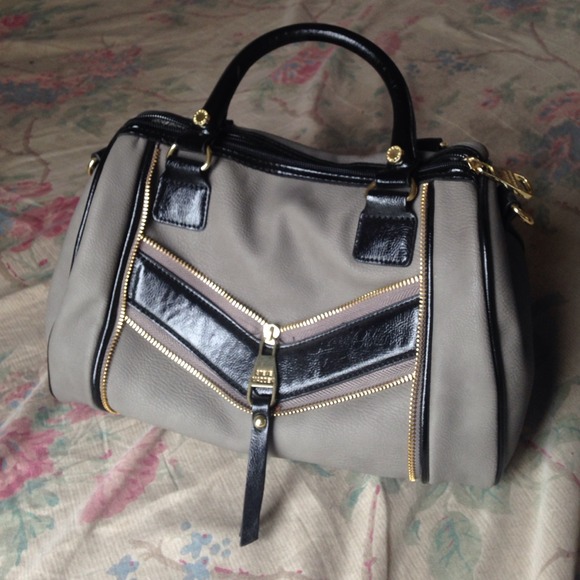 Brand New Steve Madden Zippers Purse