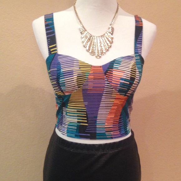 Colorful top with padded cup - Picture 1 of 2