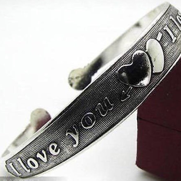 I ❤️ U silver cuff bangle -