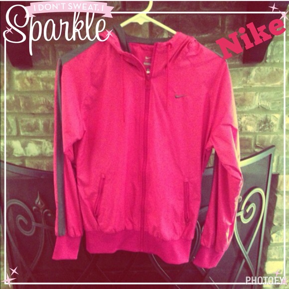 Nike wind breaker