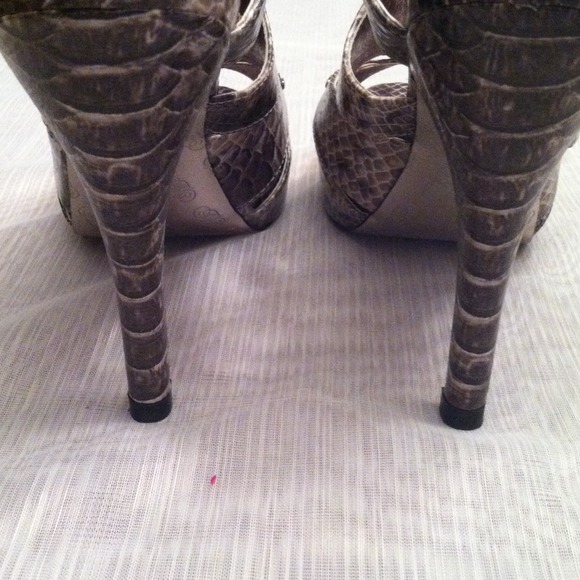 Grey Reptile Heels - Picture 3 of 3