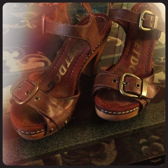 Rocket dog heels