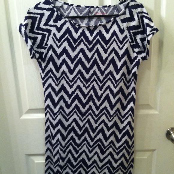 Lilly Pulitzer navy chevron dress