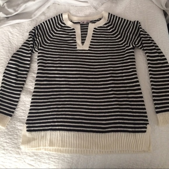 GAP sweater