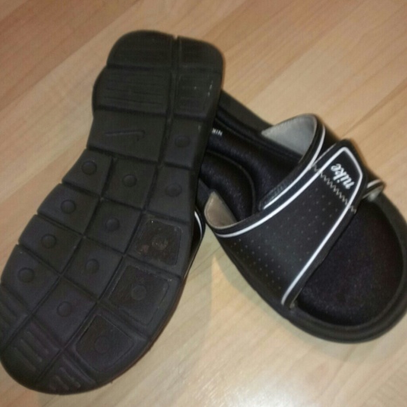 Nike slides - Picture 2 of 3