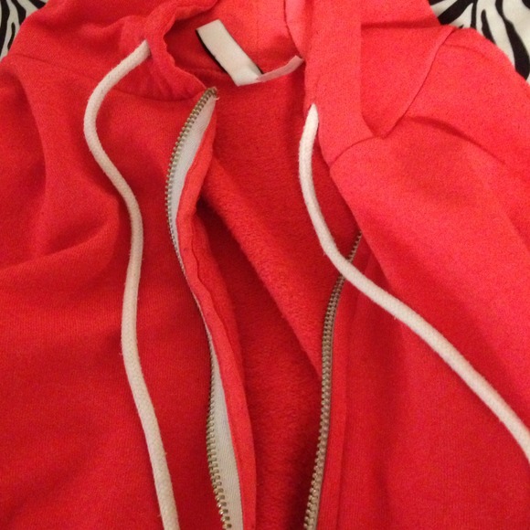 A bright pink/coral H&M jacket with hood - Picture 3 of 4