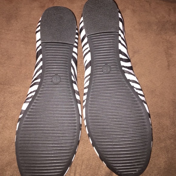 Shoes - Picture 3 of 4