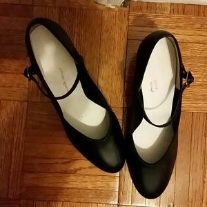Libert's Character Dance Shoes 7.5