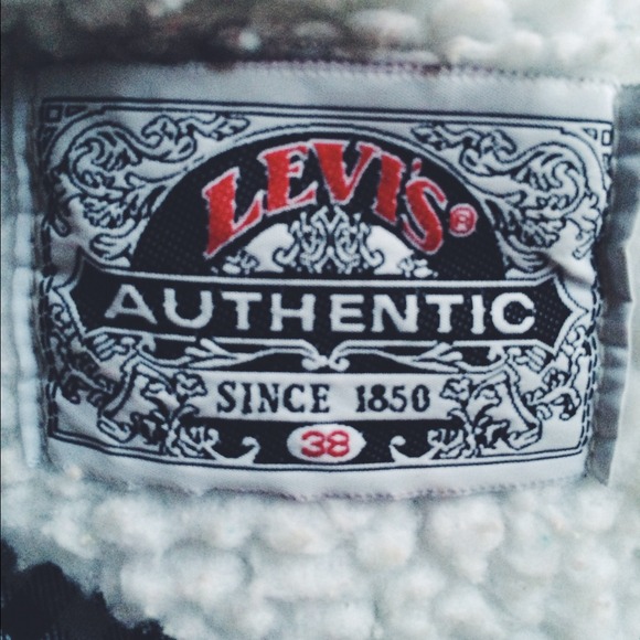 Vintage Levi's denim jacket - Picture 3 of 4