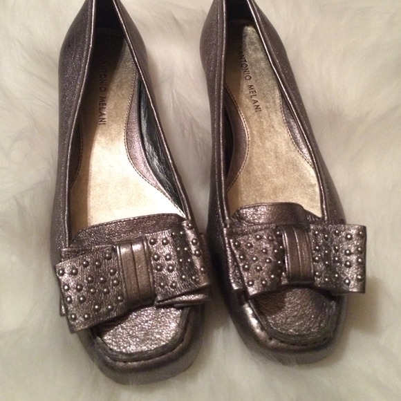 Antonio Melani Flats