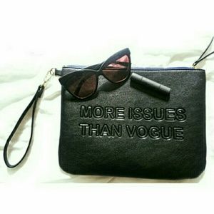 ✨Host Pick 2/12✨More issues than vogue clutch