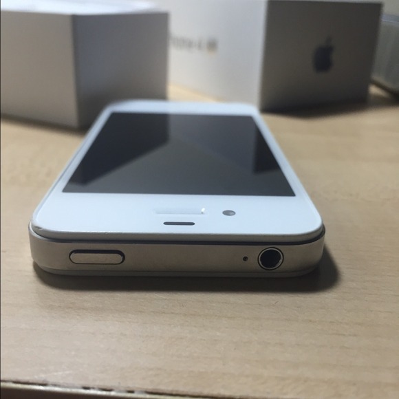 Sold on eBay iPhone 4s - Picture 2 of 4