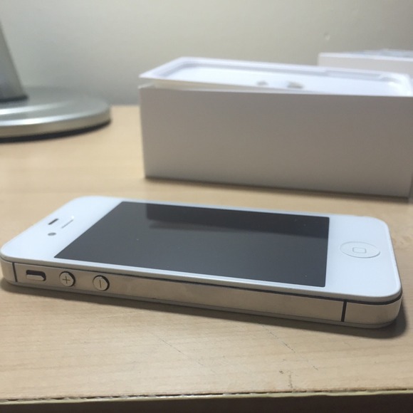 Sold on eBay iPhone 4s - Picture 3 of 4