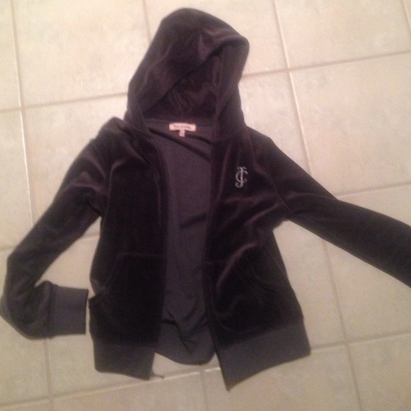 Super cute classic juicy couture sweatshirt!