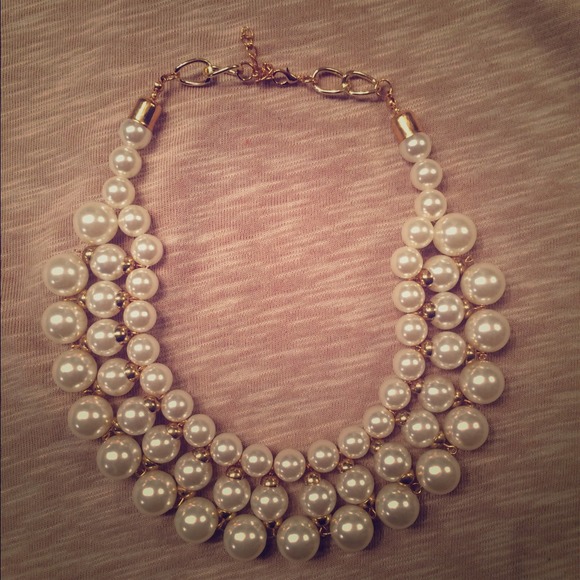 ❌❌ SOLD ❌❌ 3 Strand Pearl Statement Necklace