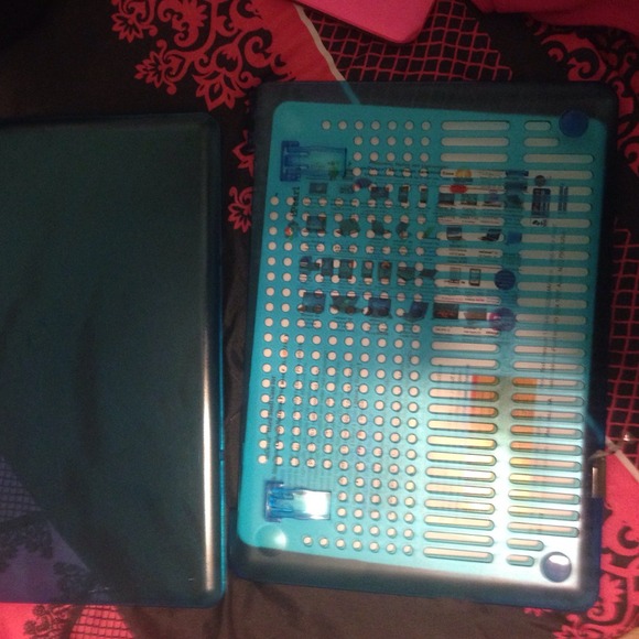 MacBook Pro blue case - Picture 2 of 3