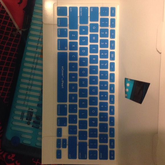 MacBook Pro blue case - Picture 3 of 3