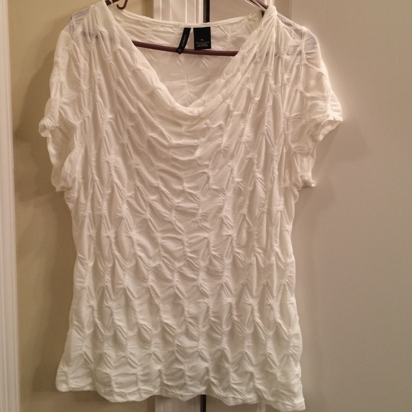 Short sleeve white top-new without tags