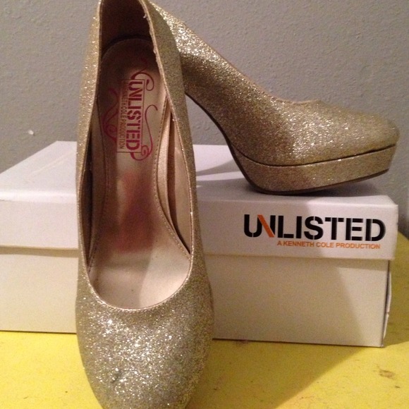 Unlisted champagne pumps! - Picture 2 of 4