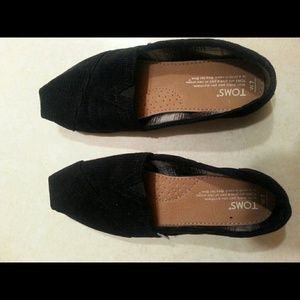 Black corduroy shoes
