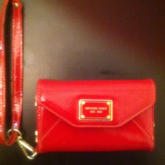 Micheal Kors iPhone 4/4s and card holder.