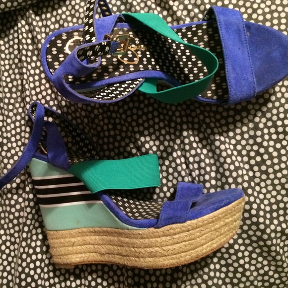 Jessica Simpson wedges!
