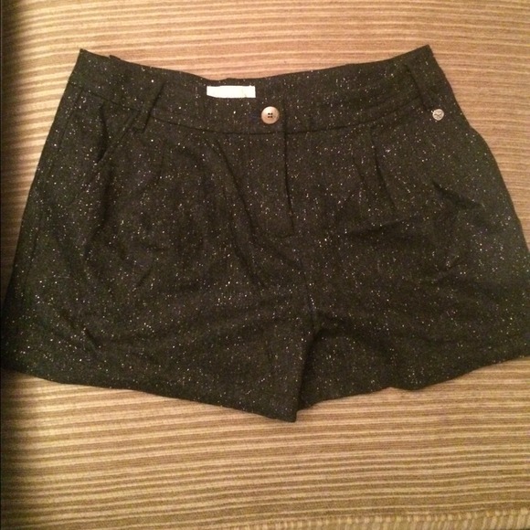 Very cute black speckled wool shorts!