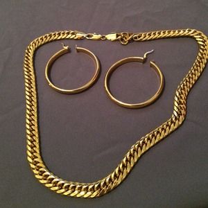 Cuban link chain w hoop errings