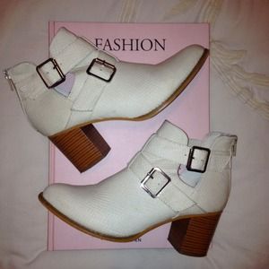 Francesca's Cutout Western Buckle Ankle Booties