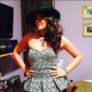 Lycra black and white top