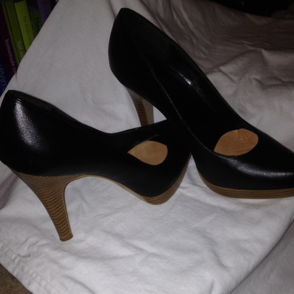 Heels/Platforms - Picture 3 of 6