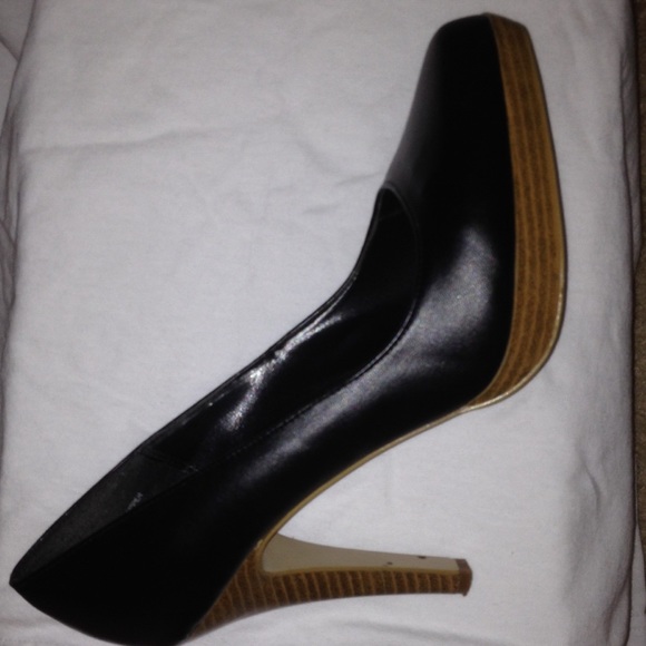 Heels/Platforms - Picture 4 of 6
