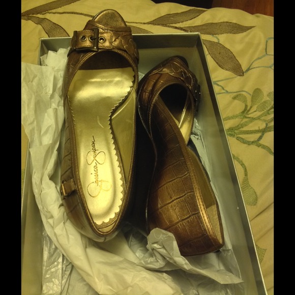 Peep toe Wedge Shoe - Picture 3 of 3