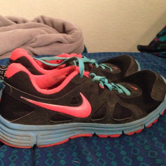 Nike revolution 2 running shoes
