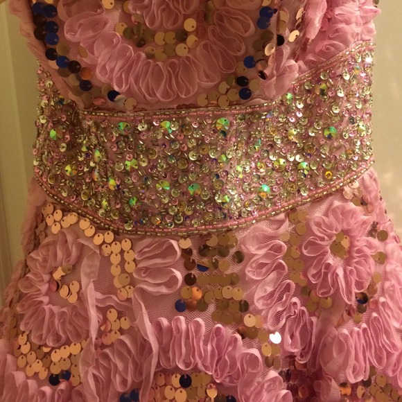 Wow!Prom dressSize 4 good condition Bubblegum pink