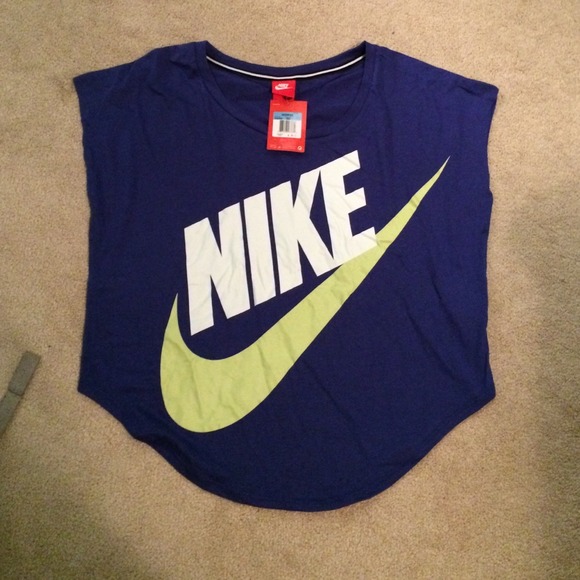 Workout Nike top!