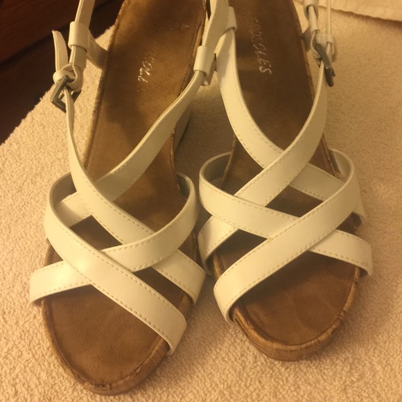 Aerosoles white strappy wedges