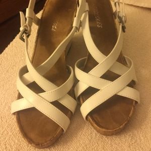Aerosoles white strappy wedges