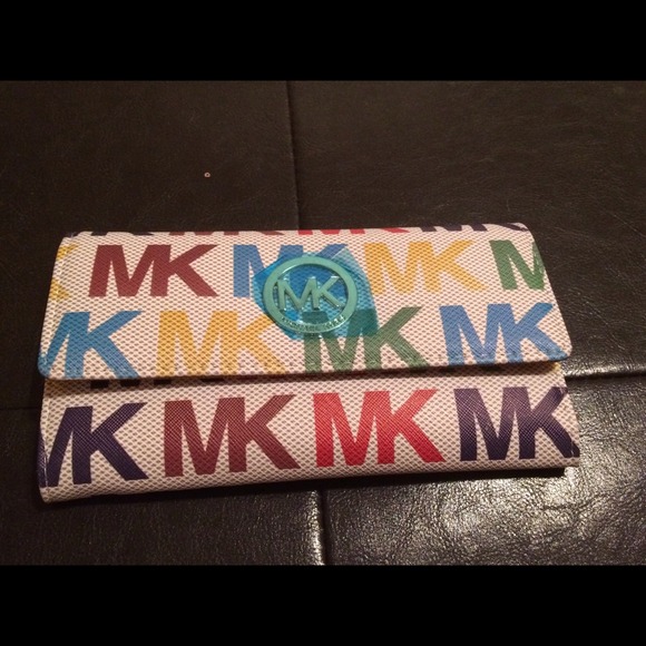 Michael Kors Wallet,key chain,bracelets,dust cover