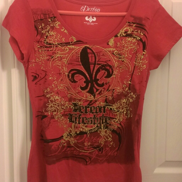 Never worn Dereon tee. Size large