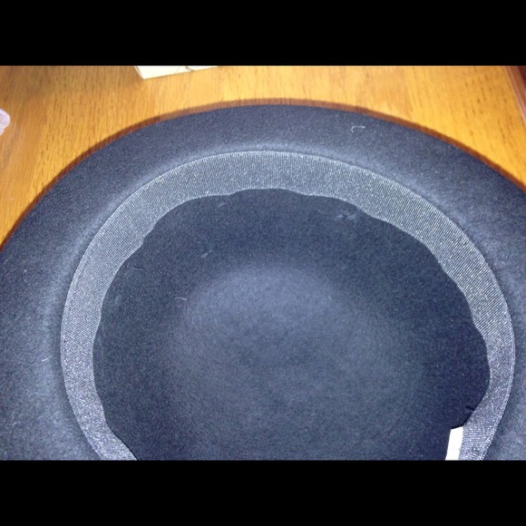 Wool HAT - Picture 2 of 2