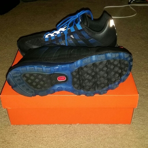 Nike Shoes - Nike Air Maxes