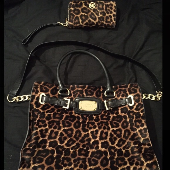 Gently used Michael Kors bag! - Picture 1 of 4
