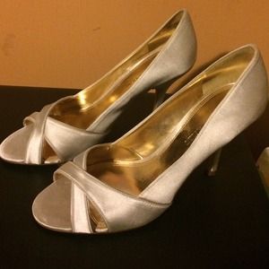 Enzo gray satin heels